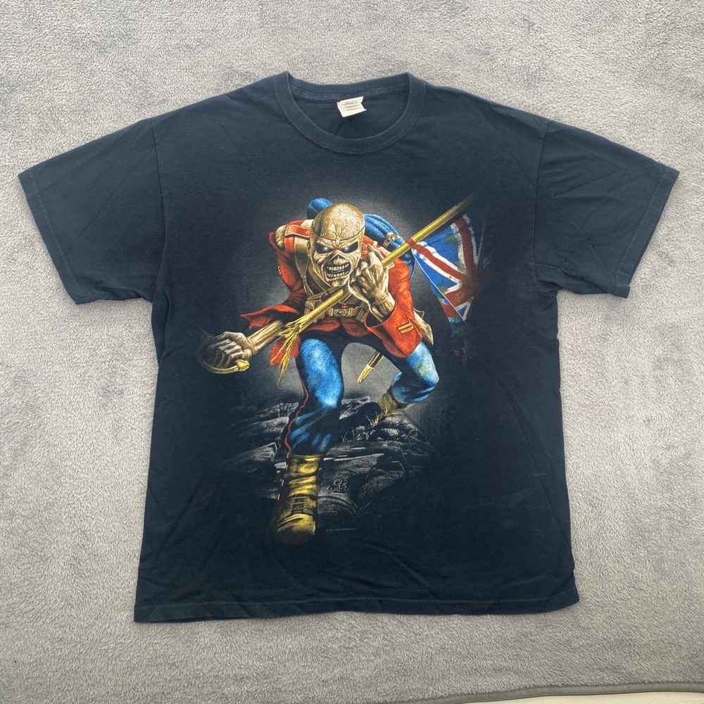 Iron Maiden T-Shirt Mens Large Black Final Frontier World Tour 2010-11 Graphic